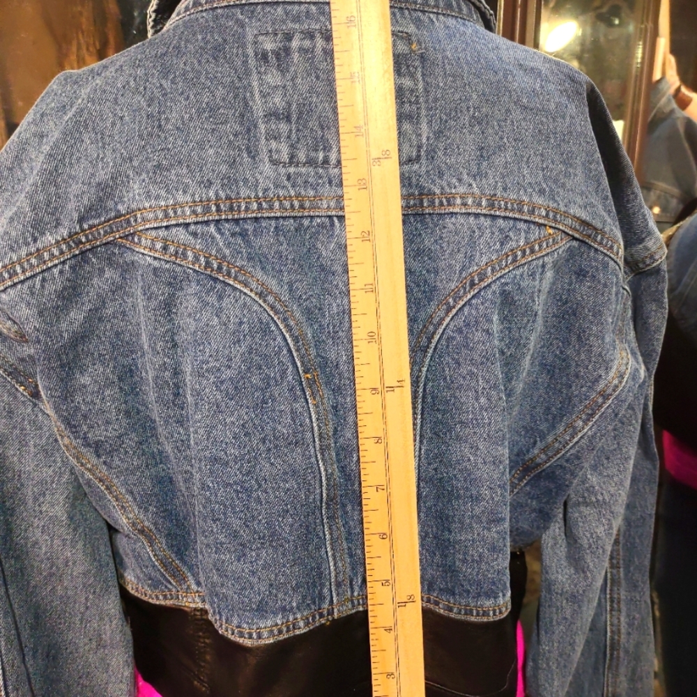 Cropped denim/pleather jacket. Never Been Worn!! M - Picture 9 of 9